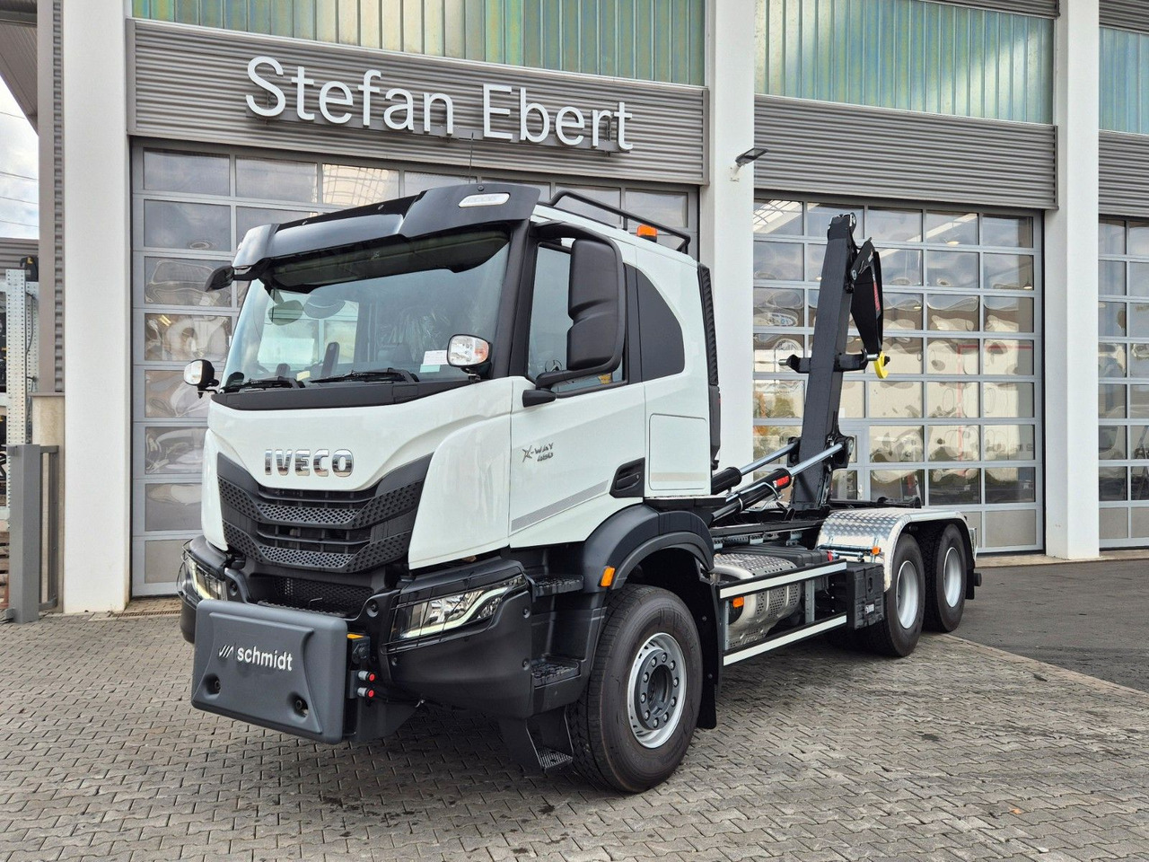 Iveco X-Way AT300X48Z/P HR OFF 6x4 Hiab Winterdienst - Krokbil: bilde 1 Iveco X-Way AT300X48Z/P HR OFF 6x4 Hiab Winterdienst - Krokbil: bilde 1