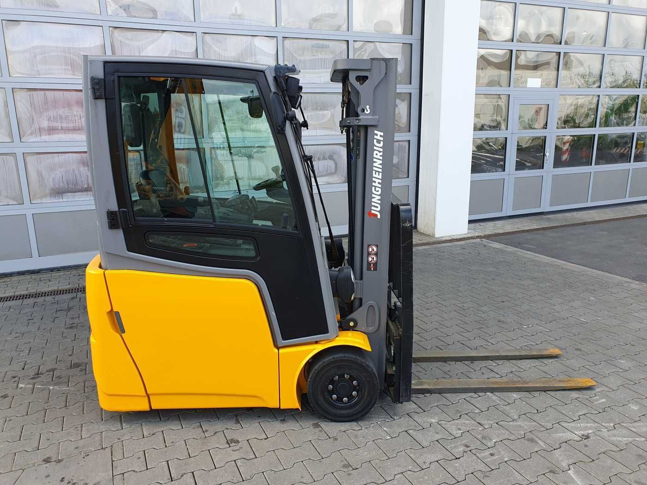 Jungheinrich EFG 215 / Triplex: 4.25m! / SS / 2.472h! / 2020 - El-truck: bilde 2 Jungheinrich EFG 215 / Triplex: 4.25m! / SS / 2.472h! / 2020 - El-truck: bilde 2