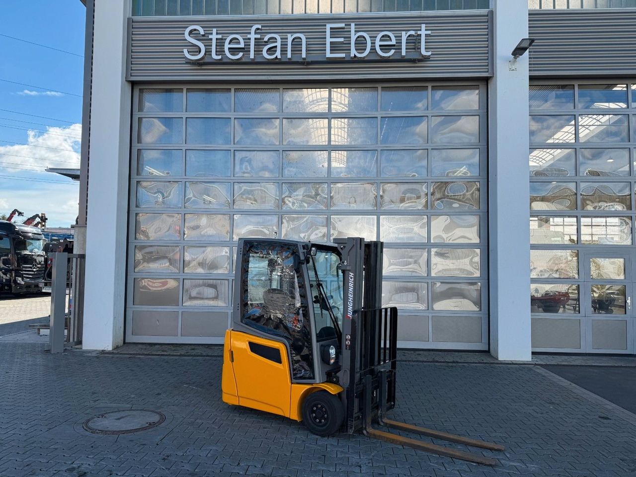 Jungheinrich EFG 215 / Triplex: 4.25m! / SS / nur 2.865h! - El-truck: bilde 1 Jungheinrich EFG 215 / Triplex: 4.25m! / SS / nur 2.865h! - El-truck: bilde 1