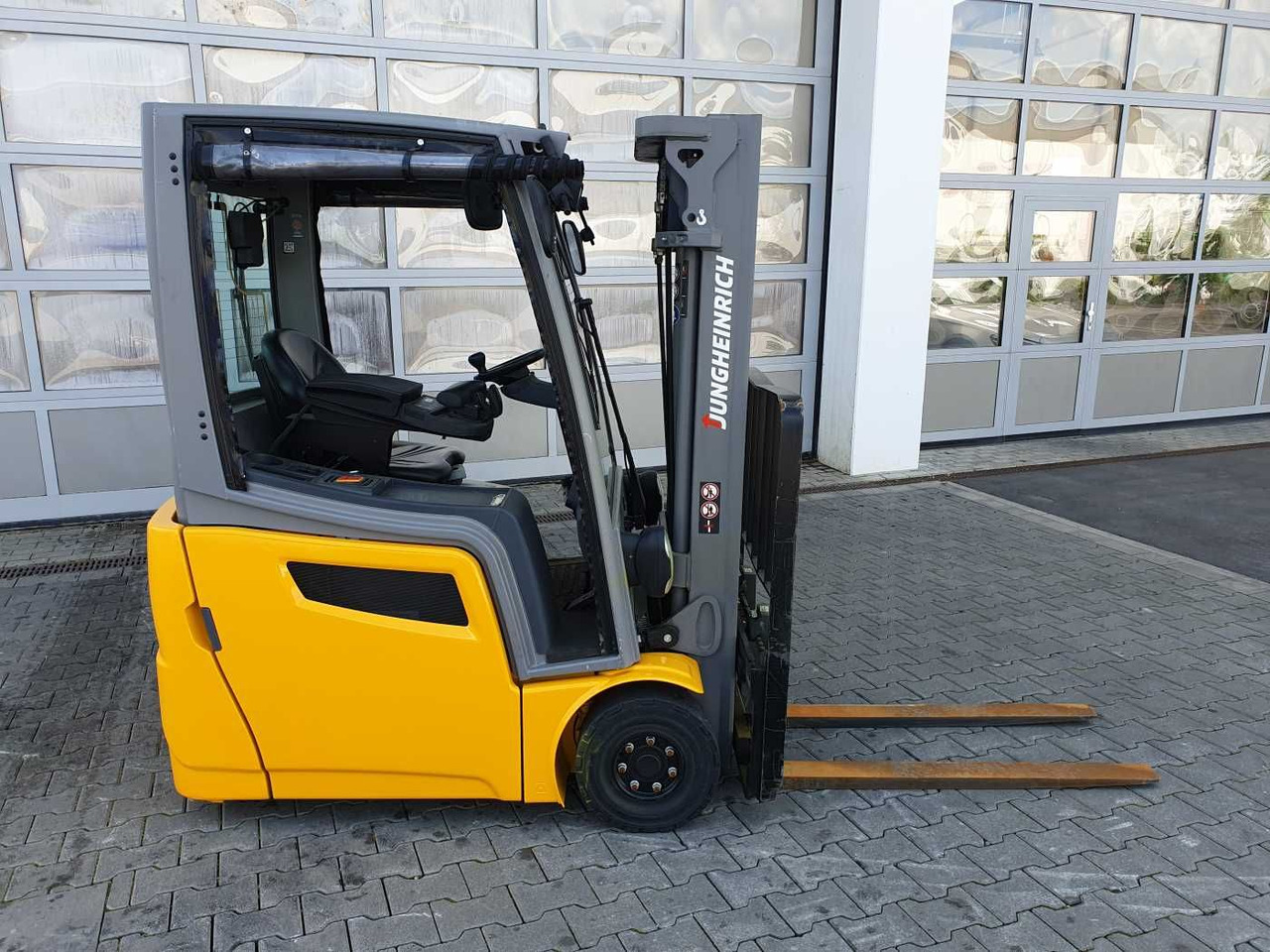 Jungheinrich EFG 215 / Triplex: 4.25m! / SS / nur 3.488h! - El-truck: bilde 3 Jungheinrich EFG 215 / Triplex: 4.25m! / SS / nur 3.488h! - El-truck: bilde 3