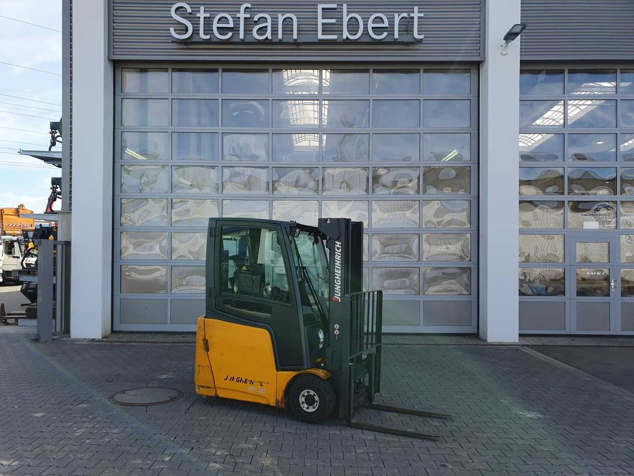Jungheinrich EFG 215 / Triplex: 4.35m! / SS / nur 2.054h! - El-truck: bilde 1 Jungheinrich EFG 215 / Triplex: 4.35m! / SS / nur 2.054h! - El-truck: bilde 1