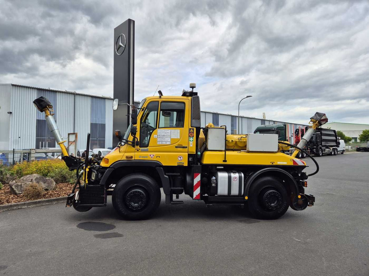 Mercedes-Benz Unimog U400 4x4 Zweiwege ZAGRO 800t/52 Achsen - Lastebil: bilde 4 Mercedes-Benz Unimog U400 4x4 Zweiwege ZAGRO 800t/52 Achsen - Lastebil: bilde 4