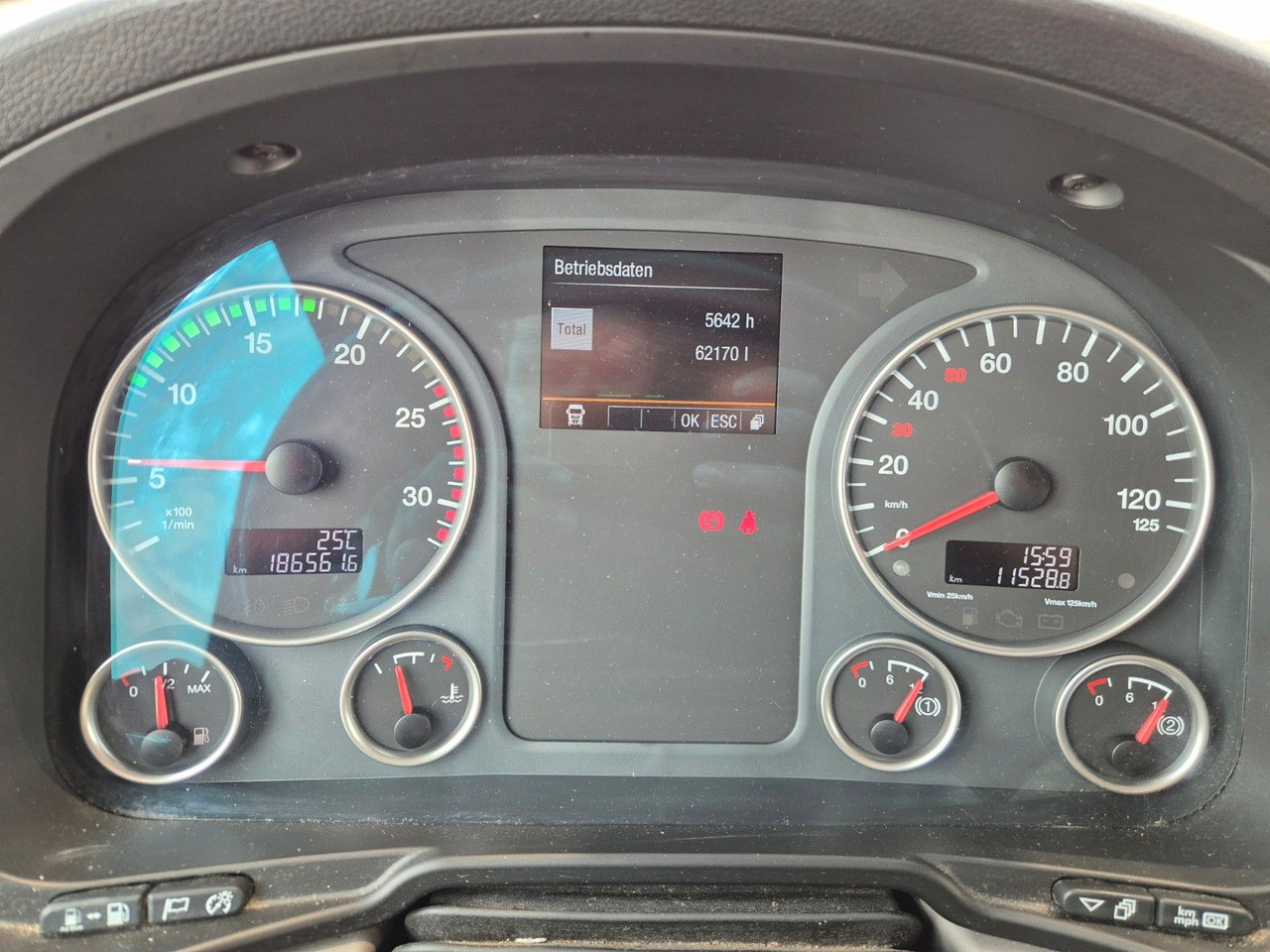 Kranbil MAN TGS 26.420 6x2-4 LL Hiab 177K PRO 2 Stück: bilde 24 Kranbil MAN TGS 26.420 6x2-4 LL Hiab 177K PRO 2 Stück: bilde 24