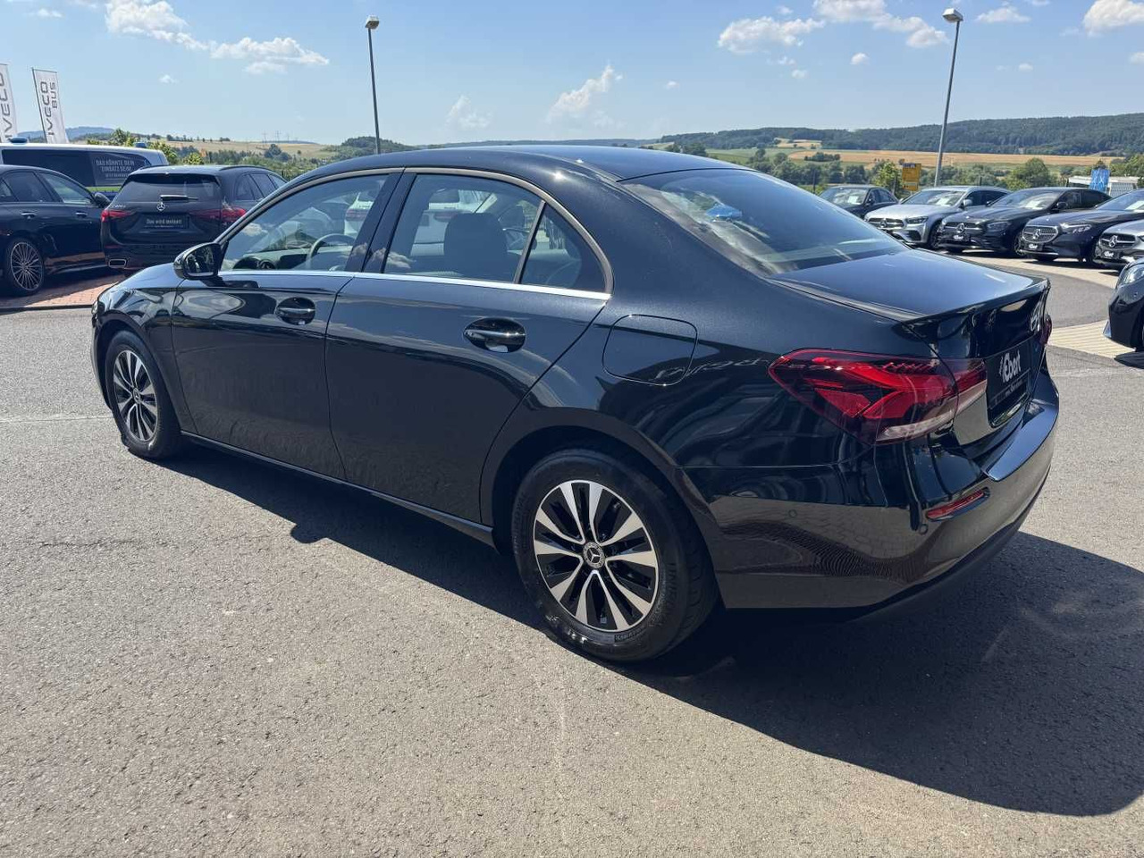 Mercedes-Benz A 180d 8G LED+Carplay+SpurH+DAB+SHZ - Sedan: bilde 3 Mercedes-Benz A 180d 8G LED+Carplay+SpurH+DAB+SHZ - Sedan: bilde 3