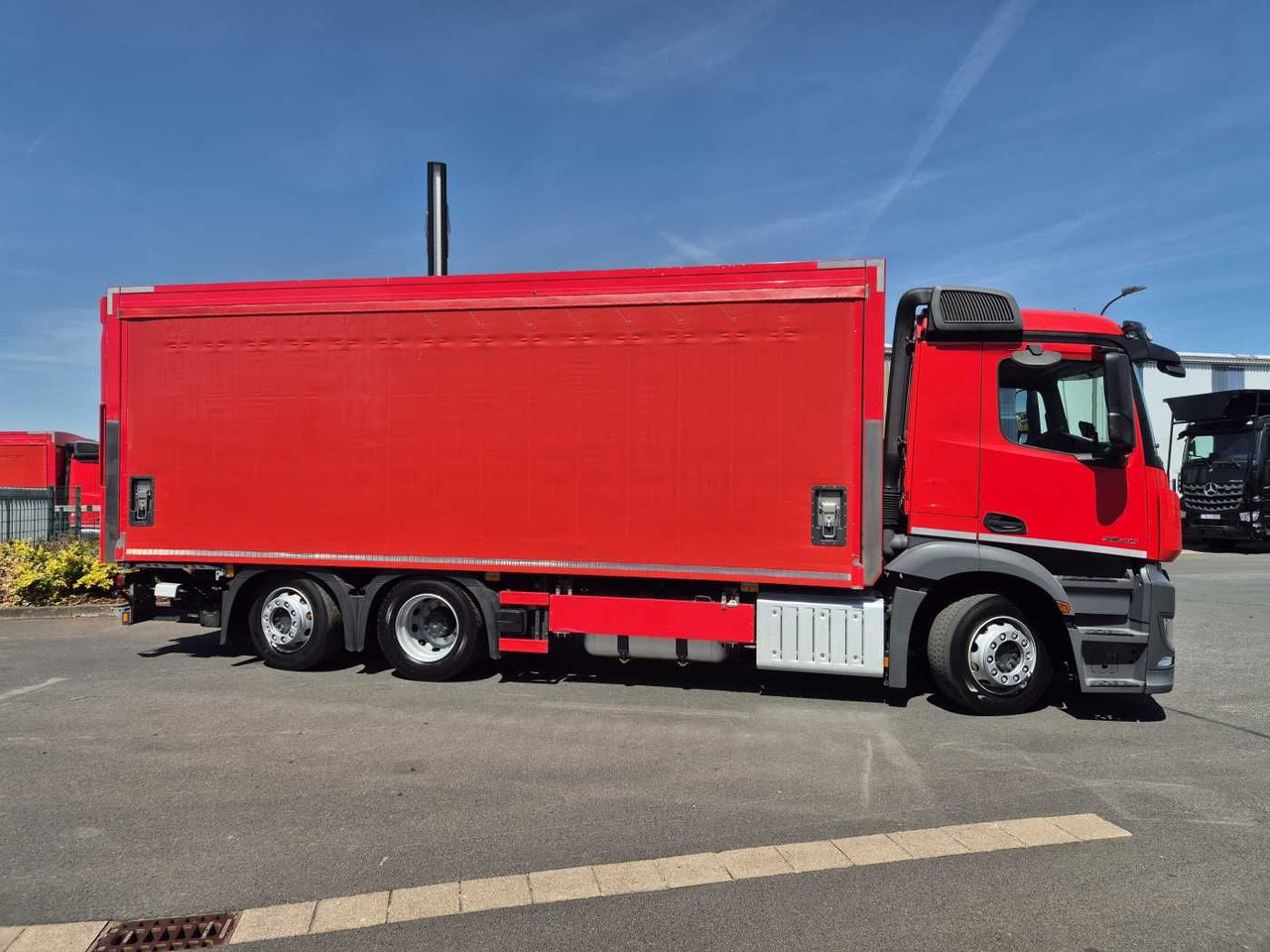 Mercedes-Benz Antos 2540 LnR 6x2 LBW Schiebeplanen AHK - Distribusjon av drikkevarer lastebil: bilde 5 Mercedes-Benz Antos 2540 LnR 6x2 LBW Schiebeplanen AHK - Distribusjon av drikkevarer lastebil: bilde 5
