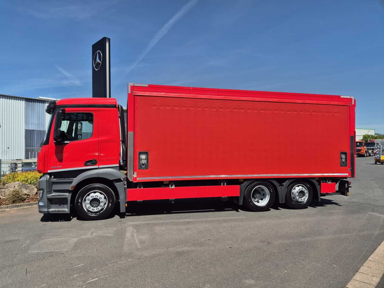 Mercedes-Benz Antos 2540 LnR 6x2 LBW Schiebeplanen AHK - Distribusjon av drikkevarer lastebil: bilde 4 Mercedes-Benz Antos 2540 LnR 6x2 LBW Schiebeplanen AHK - Distribusjon av drikkevarer lastebil: bilde 4