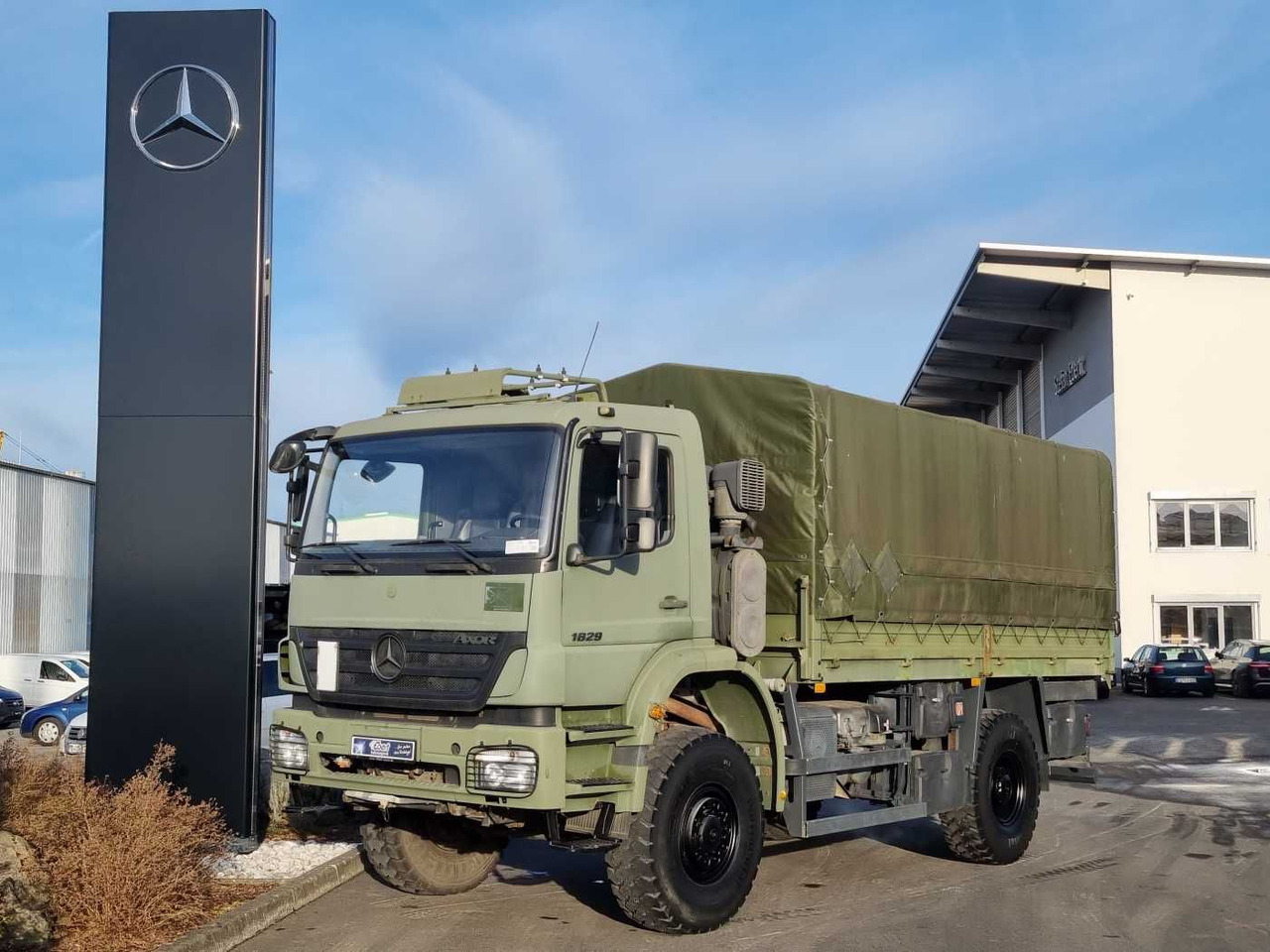 Mercedes-Benz Axor 1829 A 4x4 Pritsche/Plane 10 Stück - Kapellbil: bilde 1 Mercedes-Benz Axor 1829 A 4x4 Pritsche/Plane 10 Stück - Kapellbil: bilde 1