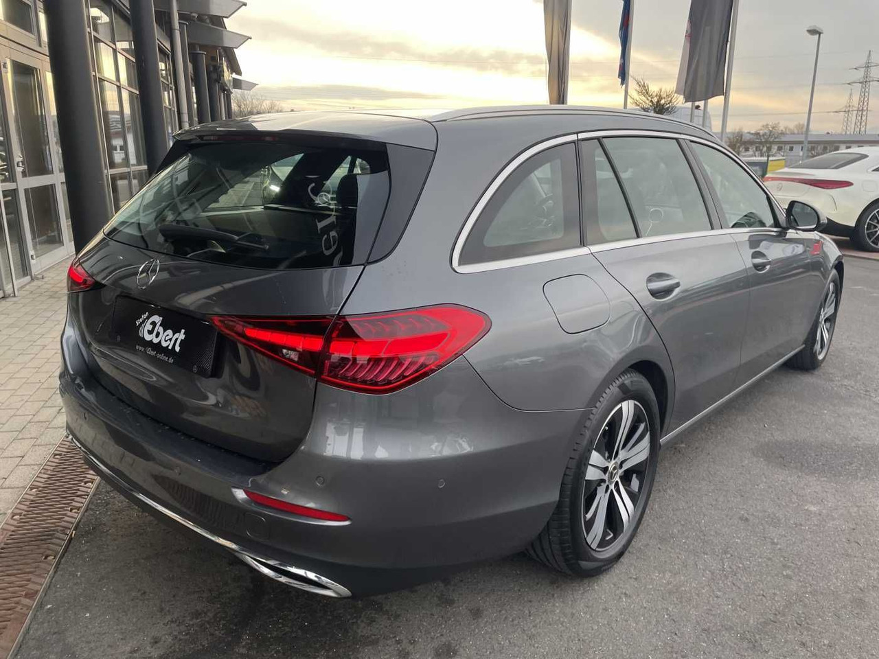 Mercedes-Benz C 180 T 9G AVANTGARDE+R-Kamera +PANO+SHZ+SPIEGEL - Personenbil: bilde 4 Mercedes-Benz C 180 T 9G AVANTGARDE+R-Kamera +PANO+SHZ+SPIEGEL - Personenbil: bilde 4