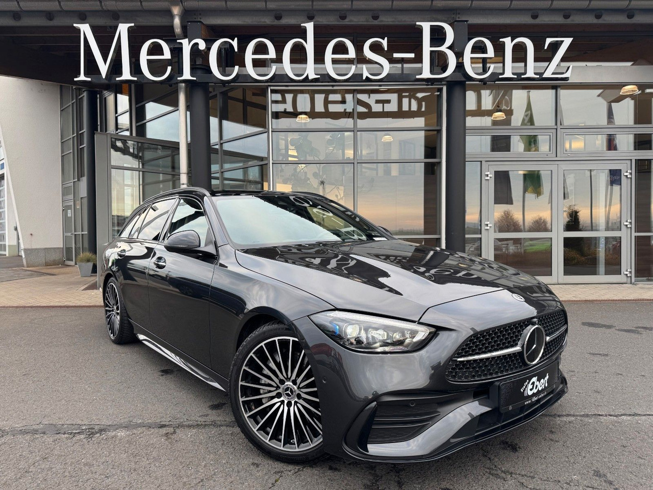 Mercedes-Benz C 220d T AMG Digital+AHK+Pano+Memory+360°+SKLIMA - Stasjonsvogn: bilde 1 Mercedes-Benz C 220d T AMG Digital+AHK+Pano+Memory+360°+SKLIMA - Stasjonsvogn: bilde 1