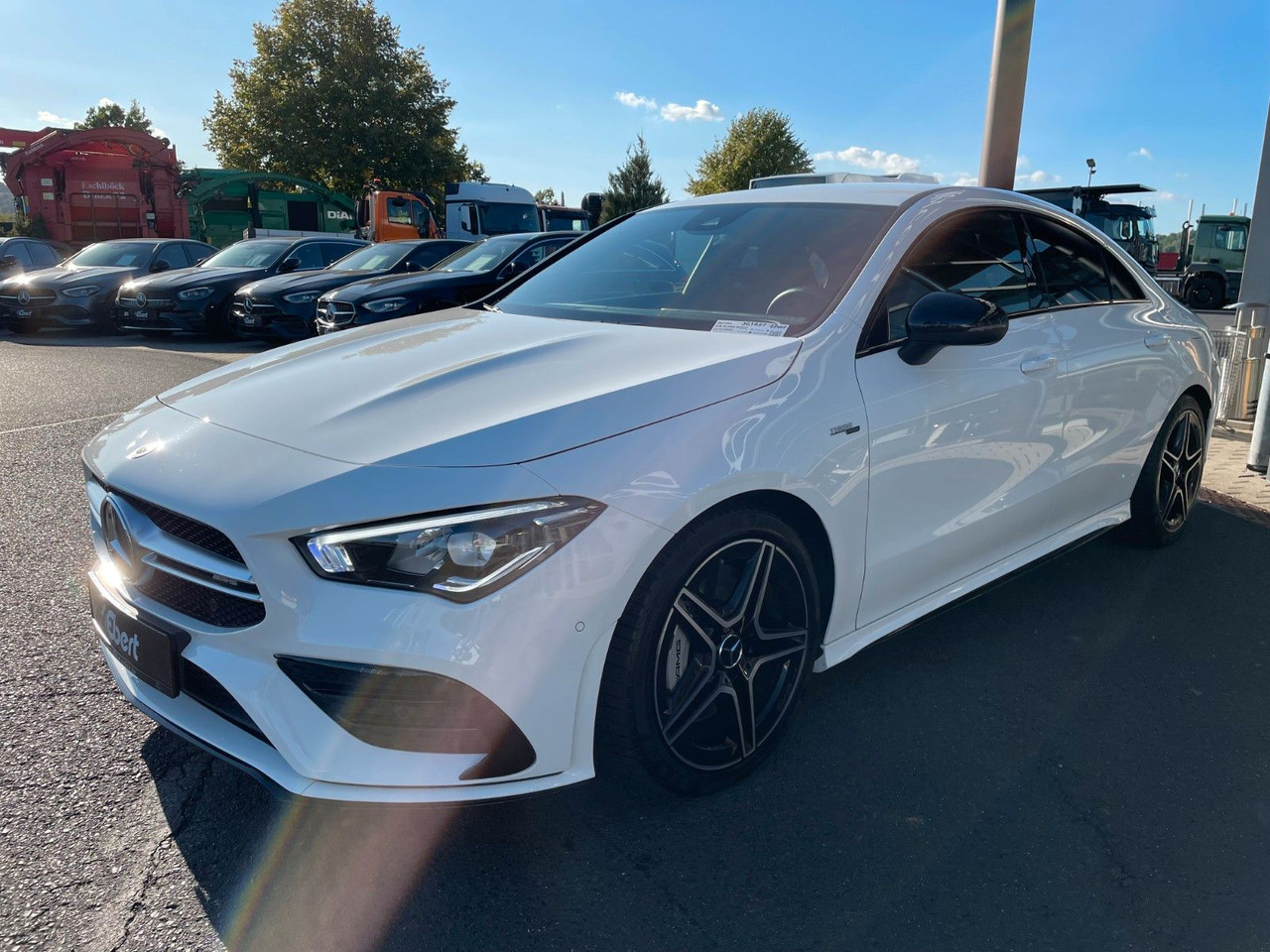 Mercedes-Benz CLA 35 AMG Aero+TotW+R-Kamera+Ambiente - Coupé: bilde 2 Mercedes-Benz CLA 35 AMG Aero+TotW+R-Kamera+Ambiente - Coupé: bilde 2