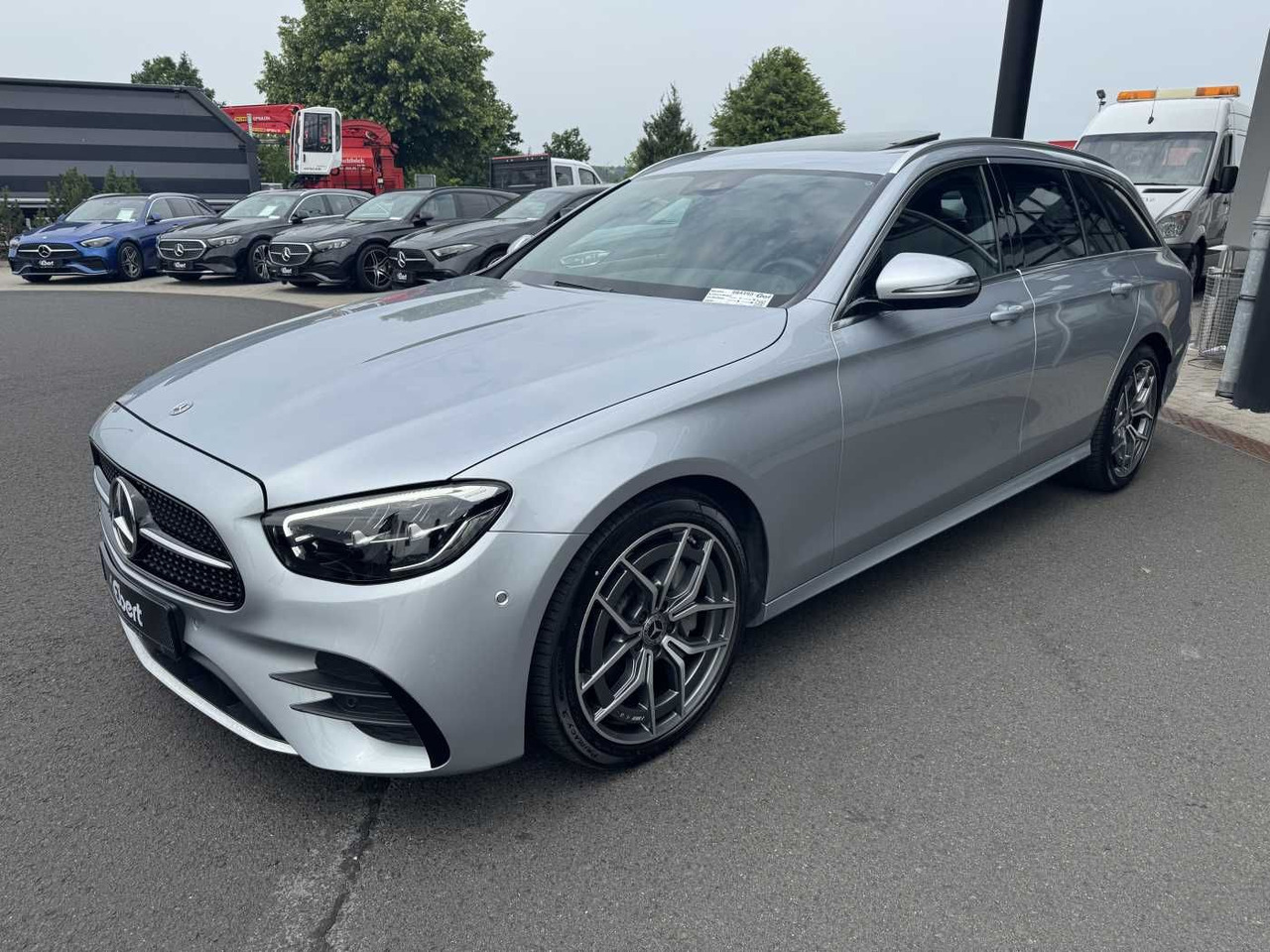 Mercedes-Benz E 220d T AMG+AHK+ESD+RKamera+TotW+ Ambiente - Personenbil: bilde 2 Mercedes-Benz E 220d T AMG+AHK+ESD+RKamera+TotW+ Ambiente - Personenbil: bilde 2