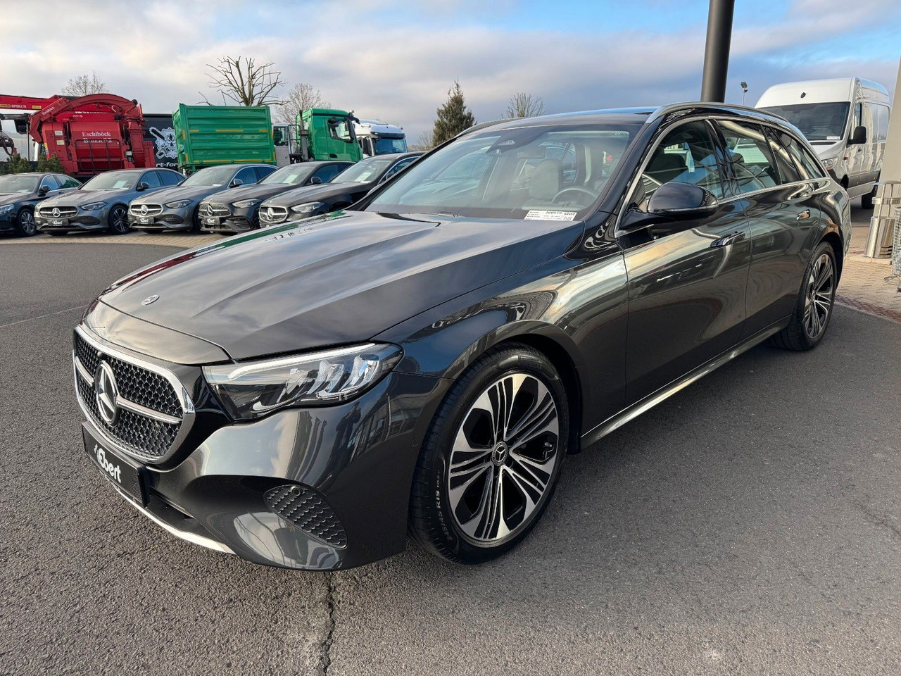 Mercedes-Benz E 220d T Avantgarde+Pano+DistrPro+AHK+RFK+MBUX - Stasjonsvogn: bilde 2 Mercedes-Benz E 220d T Avantgarde+Pano+DistrPro+AHK+RFK+MBUX - Stasjonsvogn: bilde 2