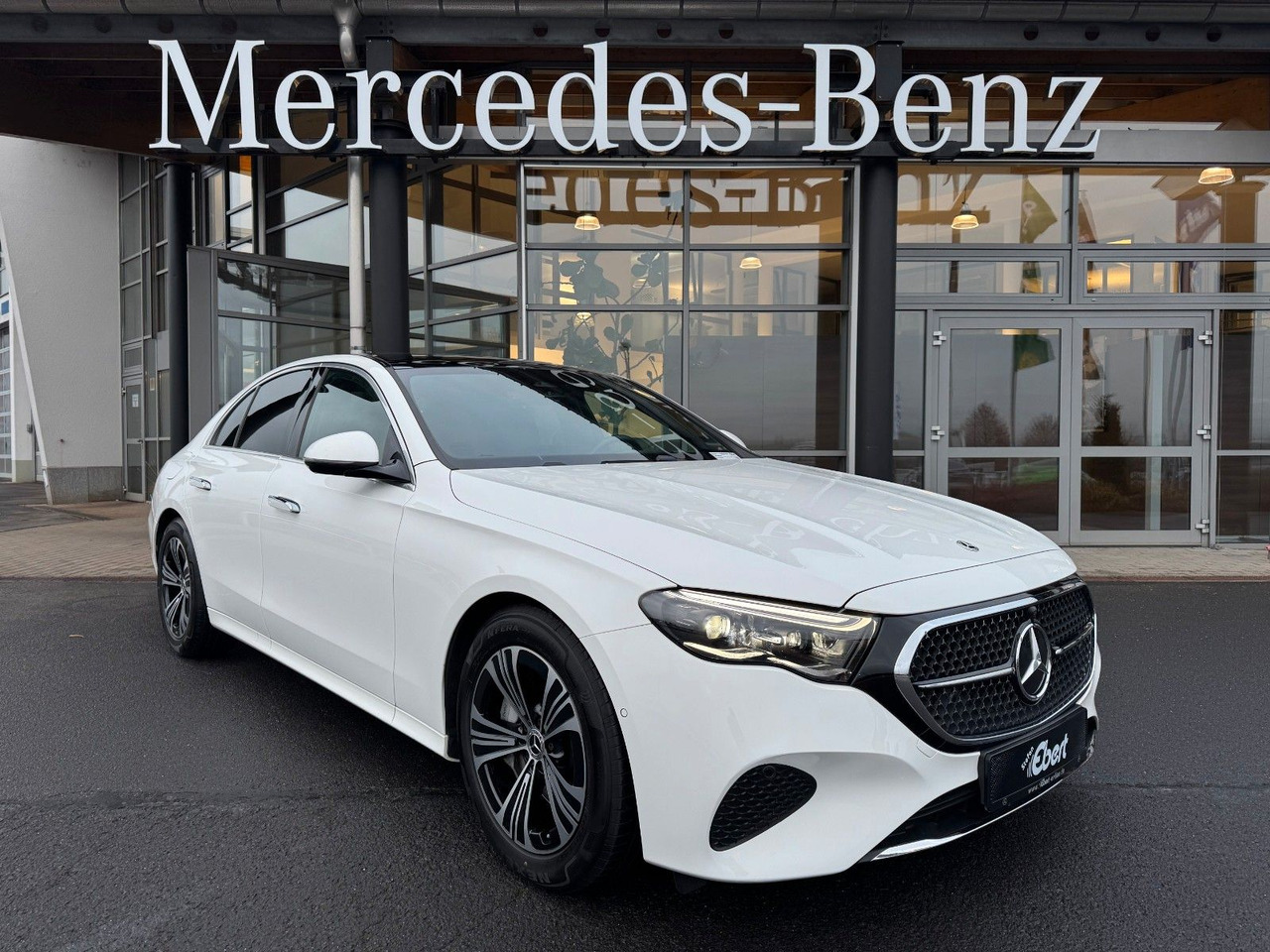 Mercedes-Benz E 450 4M Avantgarde+Pano+DistrPro+Digital+360 - Sedan: bilde 2 Mercedes-Benz E 450 4M Avantgarde+Pano+DistrPro+Digital+360 - Sedan: bilde 2