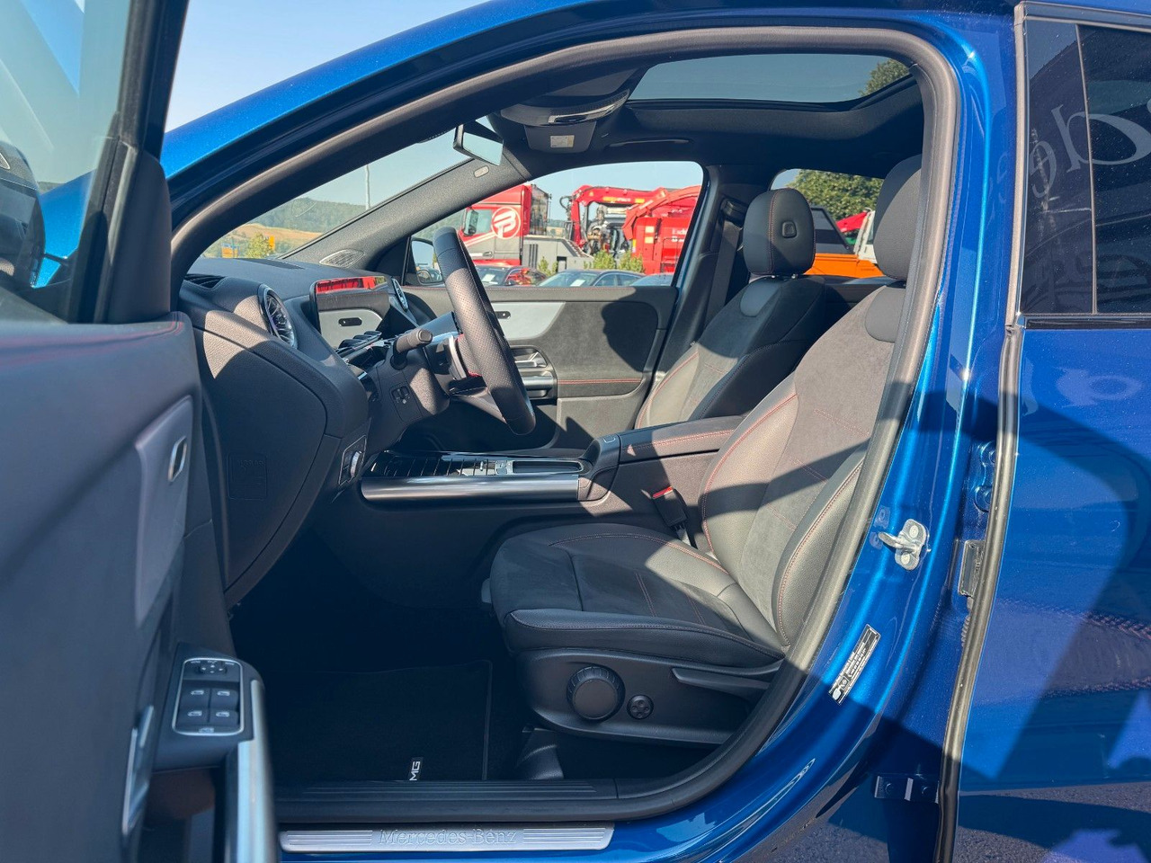 SUV Mercedes-Benz GLA 200 AMG+PANO+DistrPlus+RFK+Night: bilde 11