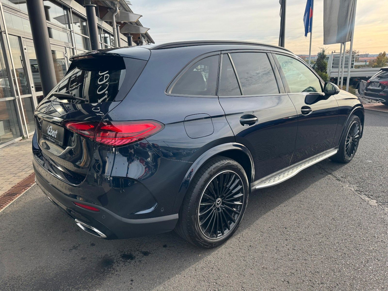 Mercedes-Benz GLC 300 4M+AMG+Pano+Burm+360+Memory - SUV: bilde 4 Mercedes-Benz GLC 300 4M+AMG+Pano+Burm+360+Memory - SUV: bilde 4