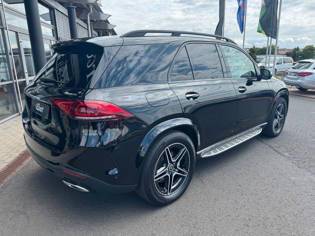 Mercedes-Benz GLE 350de 4M AMG+Pano+AHK+Burm+Distr++HUD+360+ - SUV: bilde 4 Mercedes-Benz GLE 350de 4M AMG+Pano+AHK+Burm+Distr++HUD+360+ - SUV: bilde 4