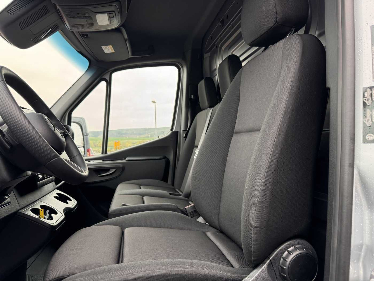 Kassebil Mercedes-Benz Sprinter 319 CDI 4x4 3665 Klima Standheiz AHK: bilde 8