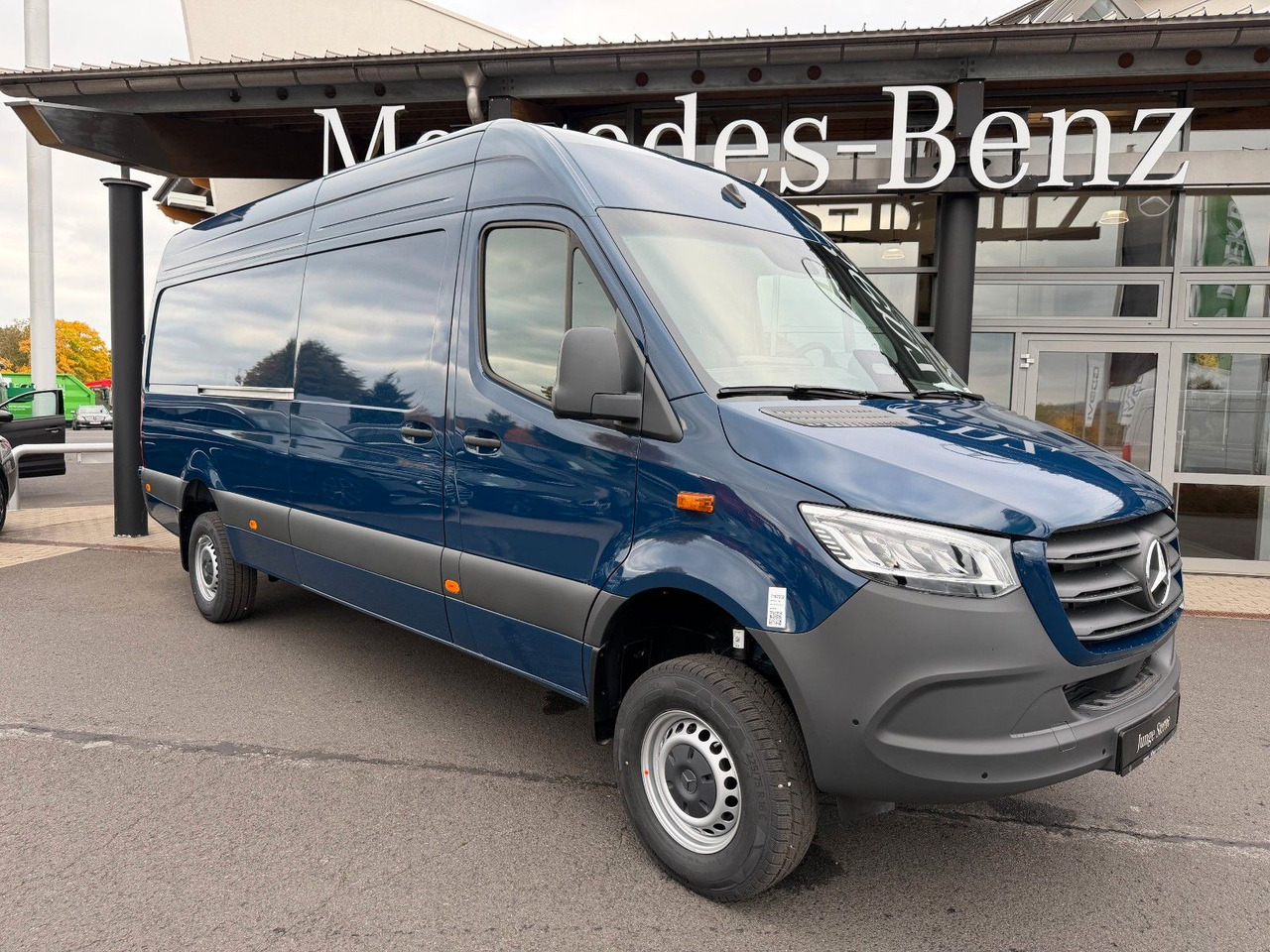 Mercedes-Benz Sprinter 319 CDI 4x4 4325 LED Navi - Kassebil: bilde 1 Mercedes-Benz Sprinter 319 CDI 4x4 4325 LED Navi - Kassebil: bilde 1