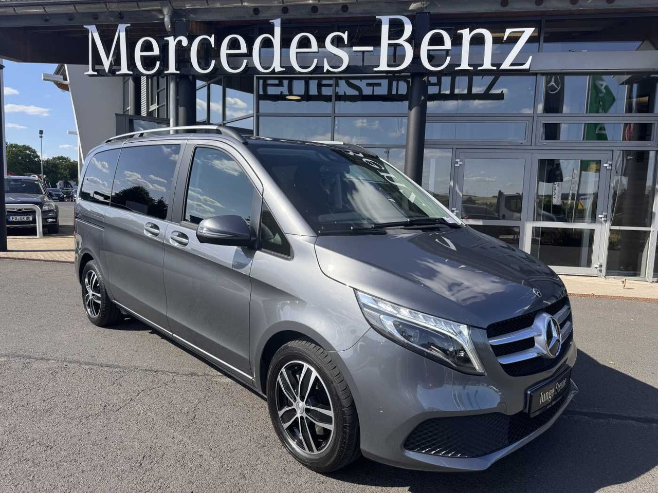 Mercedes-Benz V 220 d EDITION Liege-Paket AHK2,5 LED DAB MBUX - Personenbil: bilde 1 Mercedes-Benz V 220 d EDITION Liege-Paket AHK2,5 LED DAB MBUX - Personenbil: bilde 1
