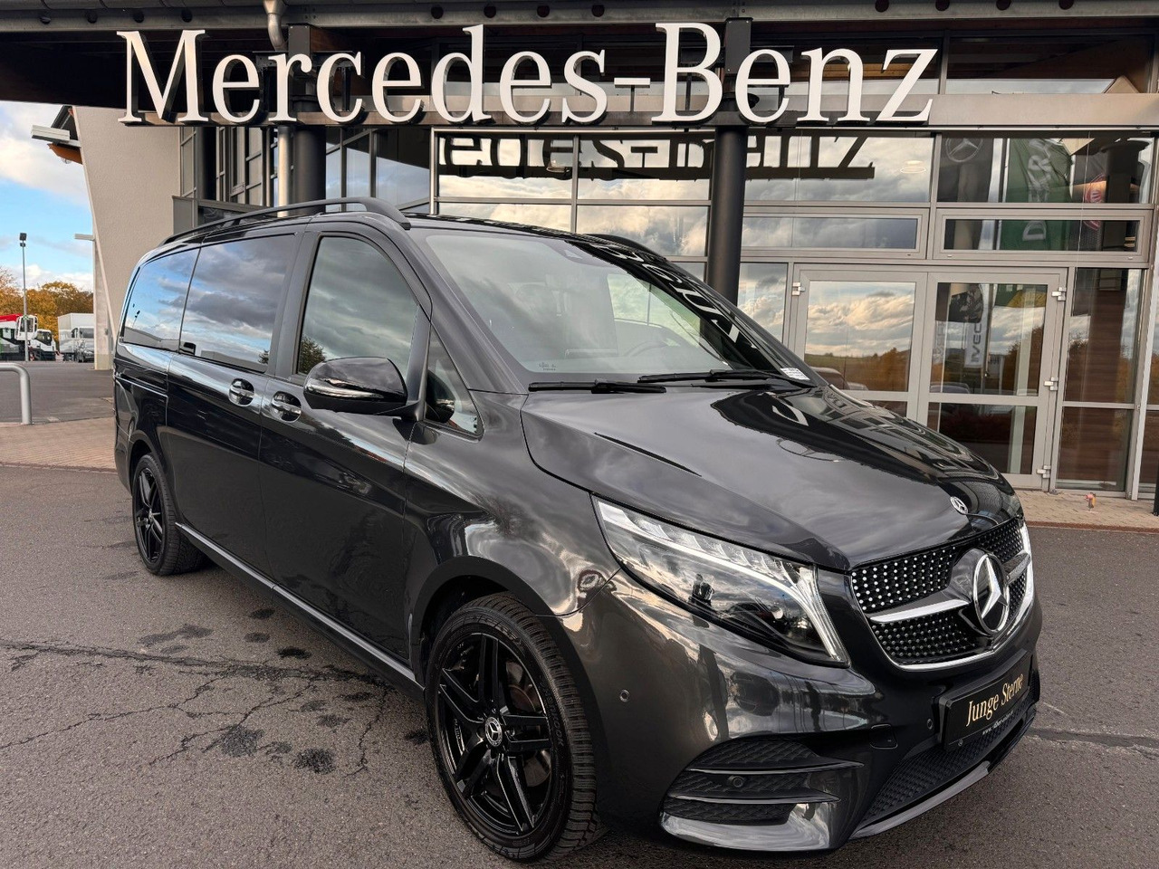Mercedes-Benz V 300 d 4MATIC AVA ED AMG DISTR Stdh AHK2,5 PANO - Persontransport: bilde 1 Mercedes-Benz V 300 d 4MATIC AVA ED AMG DISTR Stdh AHK2,5 PANO - Persontransport: bilde 1