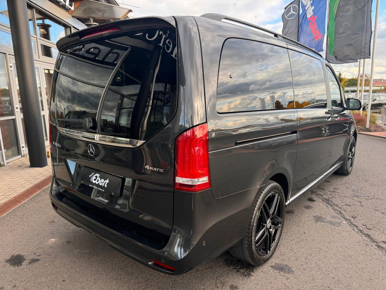 Mercedes-Benz V 300 d 4MATIC AVA ED AMG DISTR Stdh AHK2,5 PANO - Persontransport: bilde 4 Mercedes-Benz V 300 d 4MATIC AVA ED AMG DISTR Stdh AHK2,5 PANO - Persontransport: bilde 4