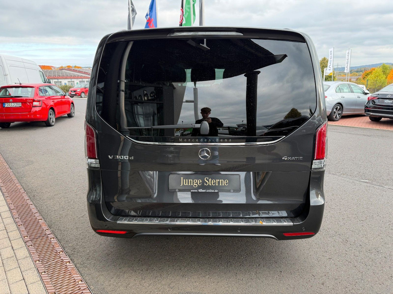 Mercedes-Benz V 300 d 4MATIC EXCLUSIVE AMG Panorama Standheiz - Stasjonsvogn: bilde 5 Mercedes-Benz V 300 d 4MATIC EXCLUSIVE AMG Panorama Standheiz - Stasjonsvogn: bilde 5