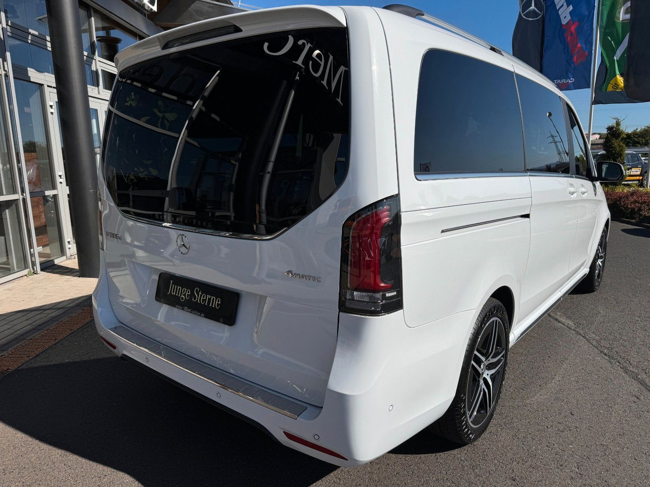 Mercedes-Benz V 300 d 4MATIC EXCLUSIVE AMG Tische AHK2,5to - Stasjonsvogn: bilde 4 Mercedes-Benz V 300 d 4MATIC EXCLUSIVE AMG Tische AHK2,5to - Stasjonsvogn: bilde 4