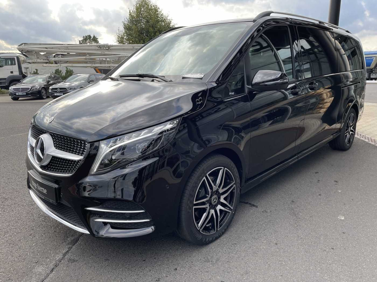 Mercedes-Benz V 300 d AVA 4MATIC AMG Kühlschrank AIRMATIC - Stasjonsvogn: bilde 2 Mercedes-Benz V 300 d AVA 4MATIC AMG Kühlschrank AIRMATIC - Stasjonsvogn: bilde 2