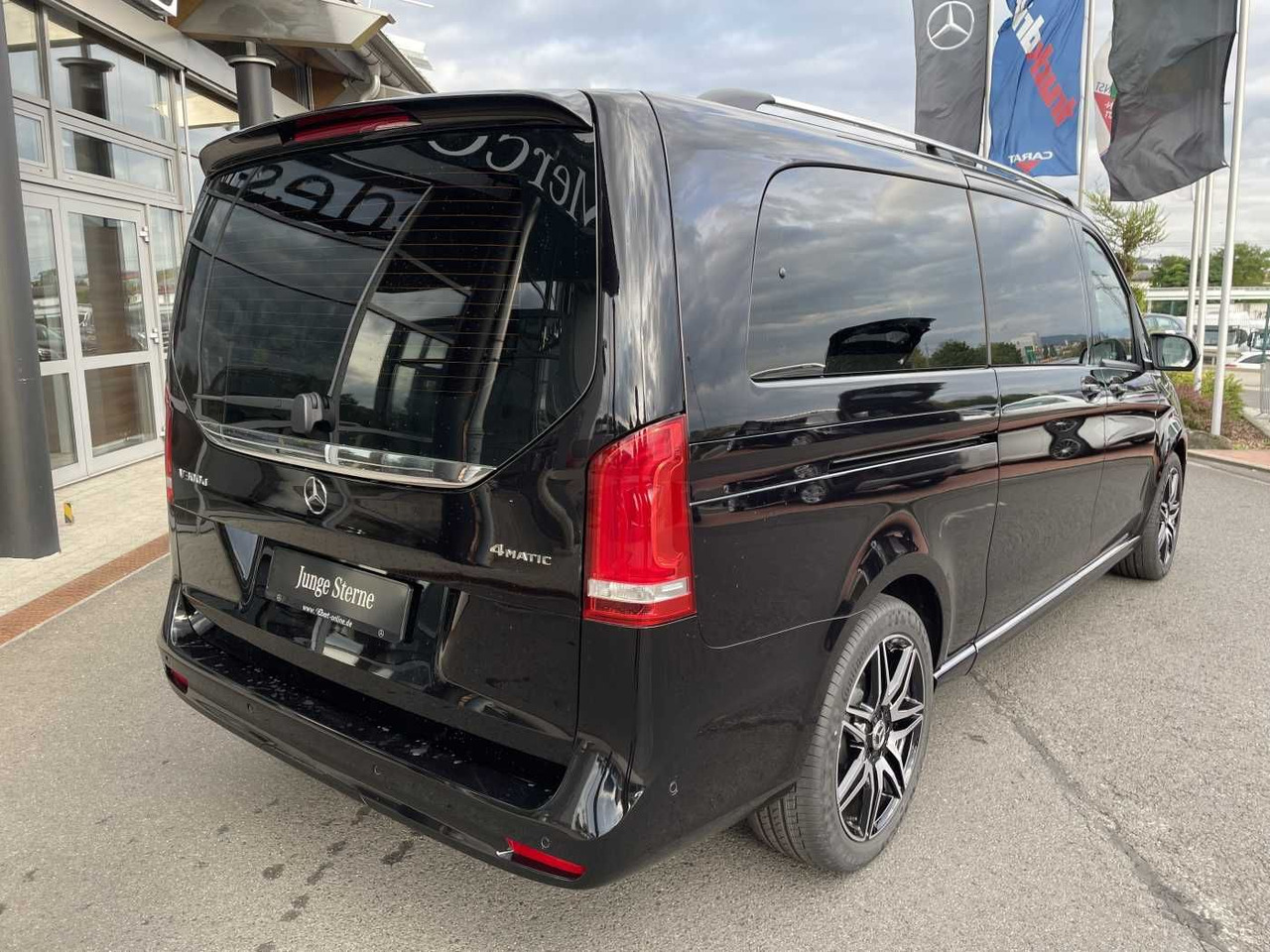 Mercedes-Benz V 300 d AVA 4MATIC AMG Kühlschrank AIRMATIC - Stasjonsvogn: bilde 4 Mercedes-Benz V 300 d AVA 4MATIC AMG Kühlschrank AIRMATIC - Stasjonsvogn: bilde 4