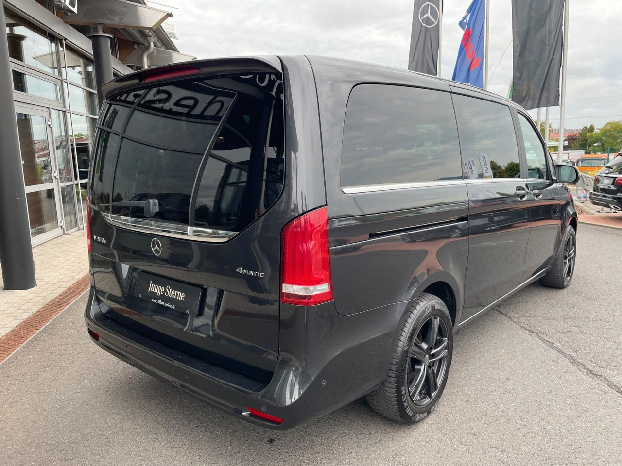 Mercedes-Benz V 300 d AVA ED 4MATIC Sitzklima Burmester 6Sitze - Stasjonsvogn: bilde 4 Mercedes-Benz V 300 d AVA ED 4MATIC Sitzklima Burmester 6Sitze - Stasjonsvogn: bilde 4