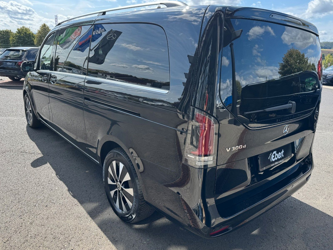 Mercedes-Benz V 300 d AVANTGARDE Extralang 360Kamera Standheiz - Stasjonsvogn: bilde 3 Mercedes-Benz V 300 d AVANTGARDE Extralang 360Kamera Standheiz - Stasjonsvogn: bilde 3