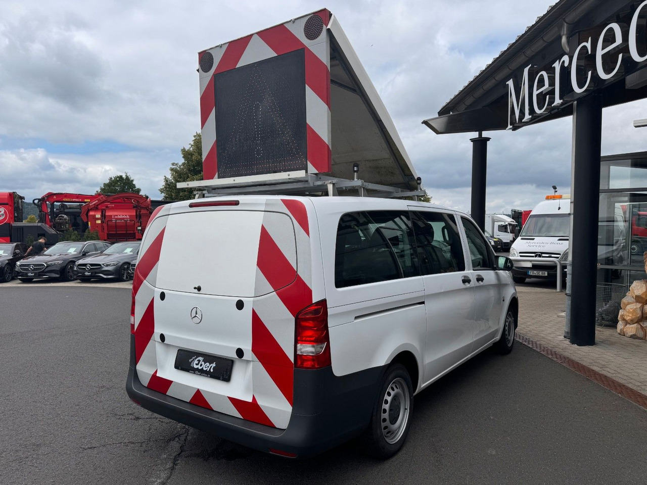 Mercedes-Benz Vito 111 CDI Tourer Begleitfahrzeug BF3+ / WVZ - Persontransport: bilde 3 Mercedes-Benz Vito 111 CDI Tourer Begleitfahrzeug BF3+ / WVZ - Persontransport: bilde 3