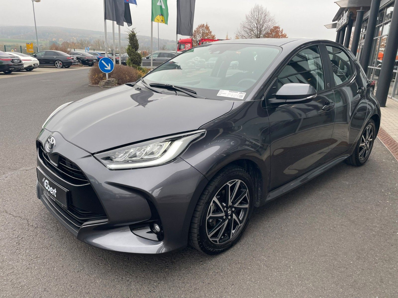 Toyota Yaris 1.5 VVT-iE Aut. Team D AHK+R-Kamera+SHZ - Personenbil: bilde 3 Toyota Yaris 1.5 VVT-iE Aut. Team D AHK+R-Kamera+SHZ - Personenbil: bilde 3