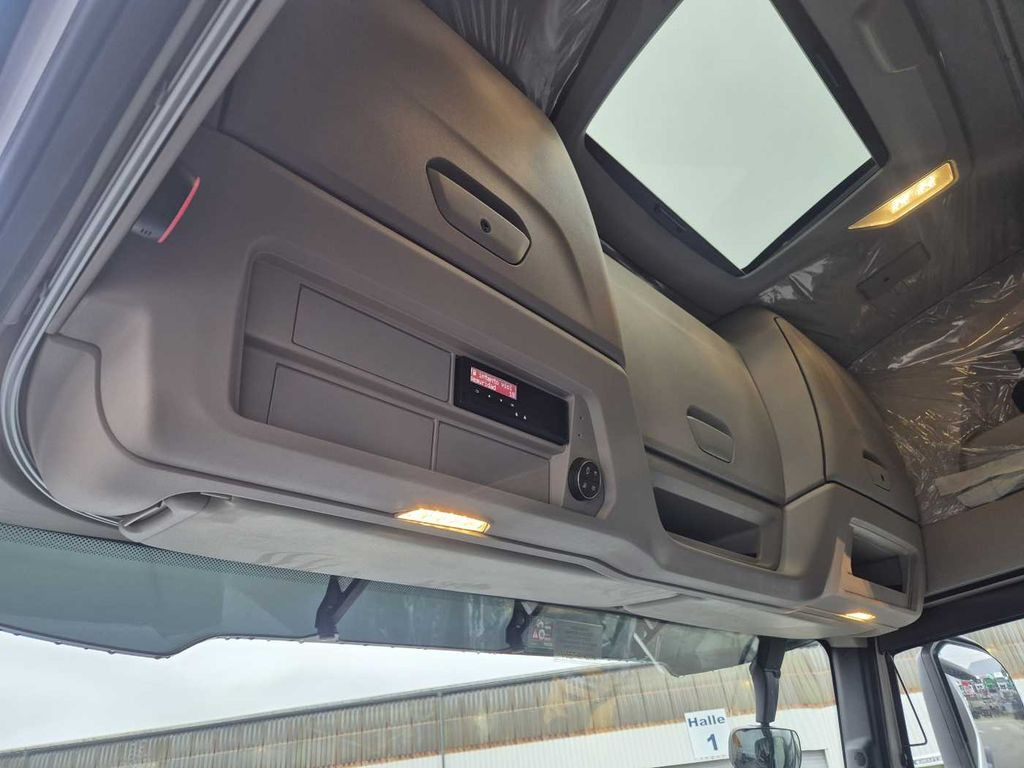 Leie Iveco X-Way AS440X57TZ/P ON+ 6x4 Intarder 2xBett  Iveco X-Way AS440X57TZ/P ON+ 6x4 Intarder 2xBett: bilde 14