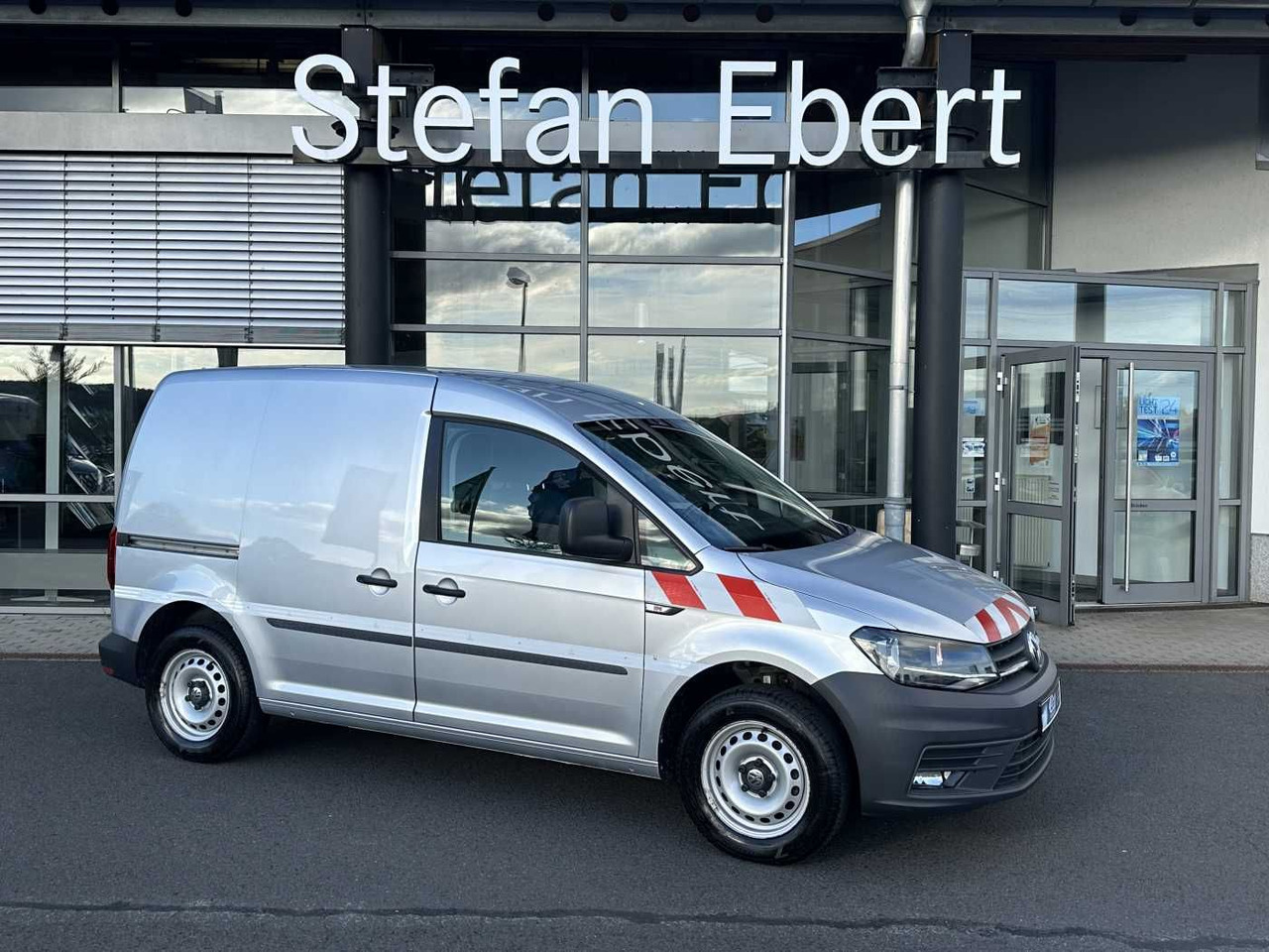 Volkswagen Caddy 1.6 TDI Klima Navi 8Räder Trennwand klappb - Små varebil: bilde 1 Volkswagen Caddy 1.6 TDI Klima Navi 8Räder Trennwand klappb - Små varebil: bilde 1