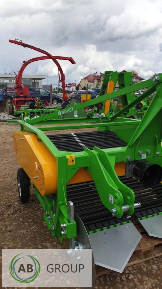 2-row Conveyor Digger Bomet Upus Z656/3 - Potethøster: bilde 2 2-row Conveyor Digger Bomet Upus Z656/3 - Potethøster: bilde 2