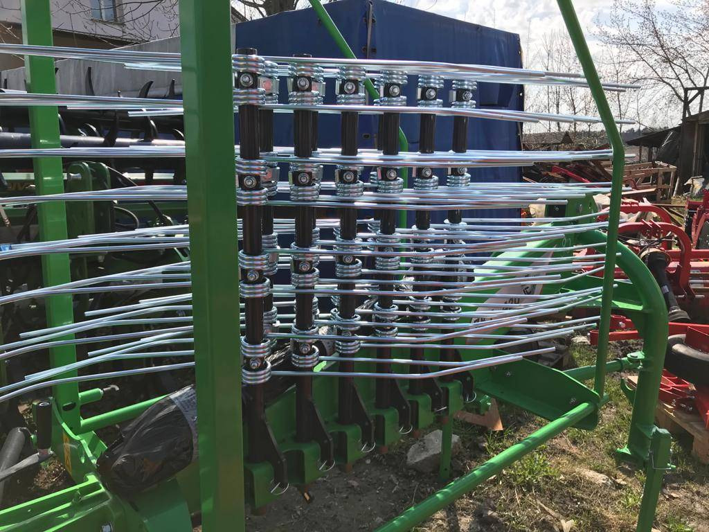 Inter-Tech Rotary Rake ZKT-420, 4.2 m - Høyvender: bilde 3 Inter-Tech Rotary Rake ZKT-420, 4.2 m - Høyvender: bilde 3