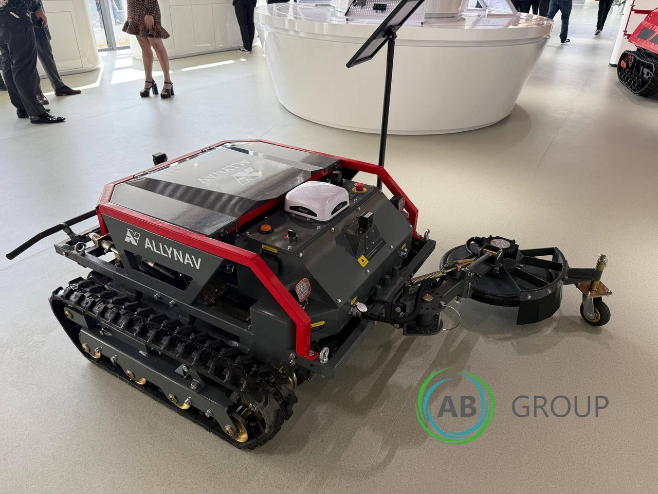 Taurus80E robotic lawn mower - Gressklipper: bilde 1 Taurus80E robotic lawn mower - Gressklipper: bilde 1