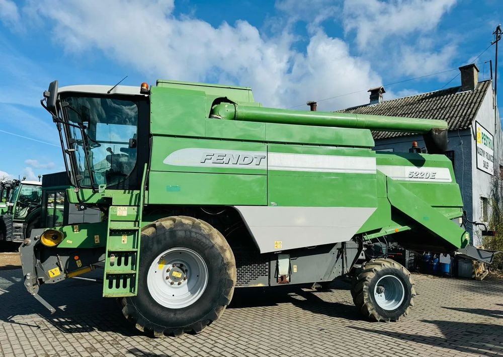 Fendt 5220E - Skurtresker: bilde 1 Fendt 5220E - Skurtresker: bilde 1