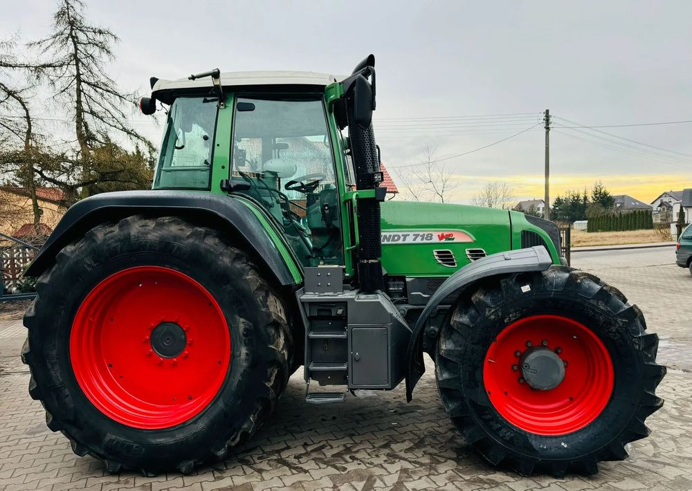Fendt 718 Vario TMS - Traktor: bilde 2 Fendt 718 Vario TMS - Traktor: bilde 2