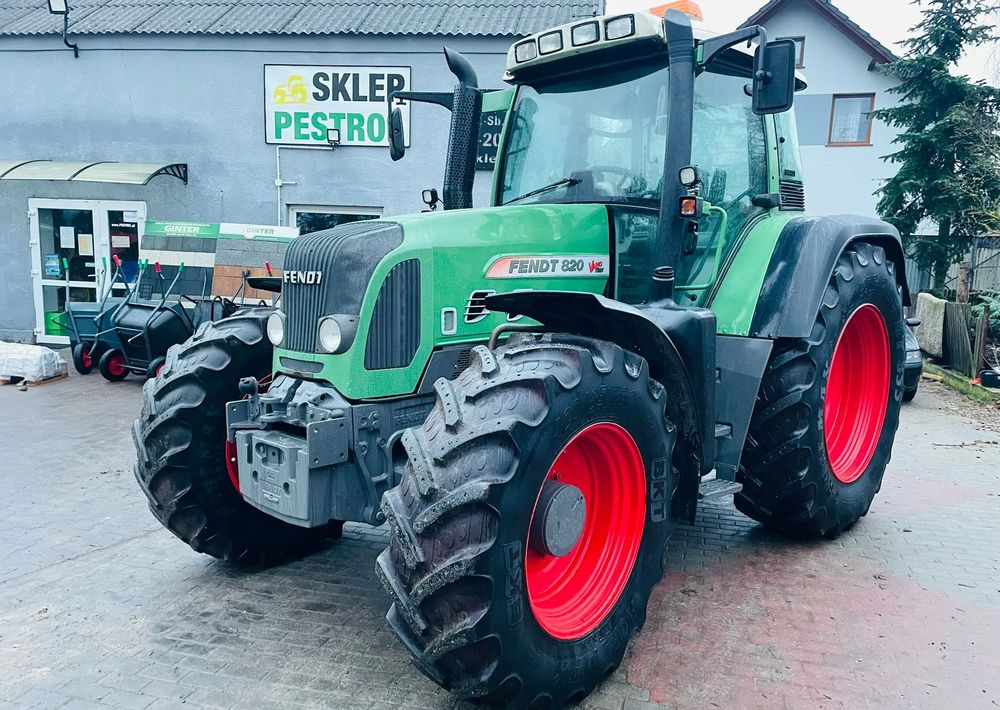 Fendt 820 - Traktor: bilde 1 Fendt 820 - Traktor: bilde 1