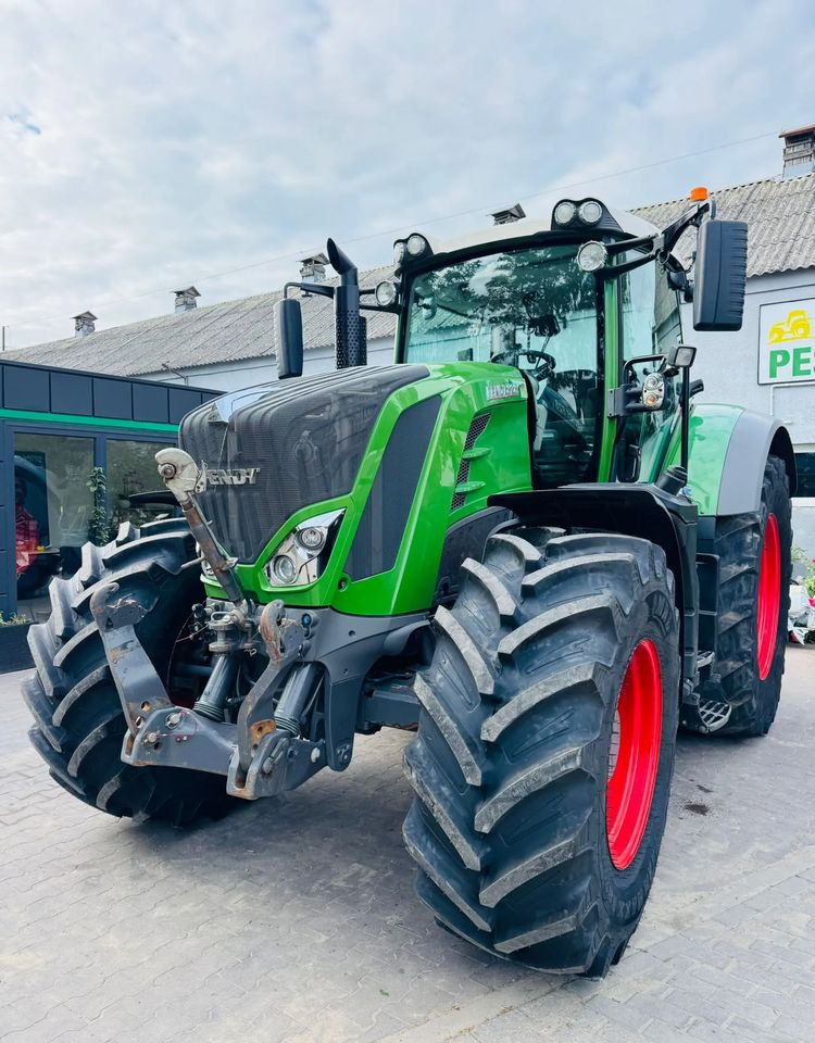 Fendt 828 Vario profi PLUS - Traktor: bilde 3 Fendt 828 Vario profi PLUS - Traktor: bilde 3