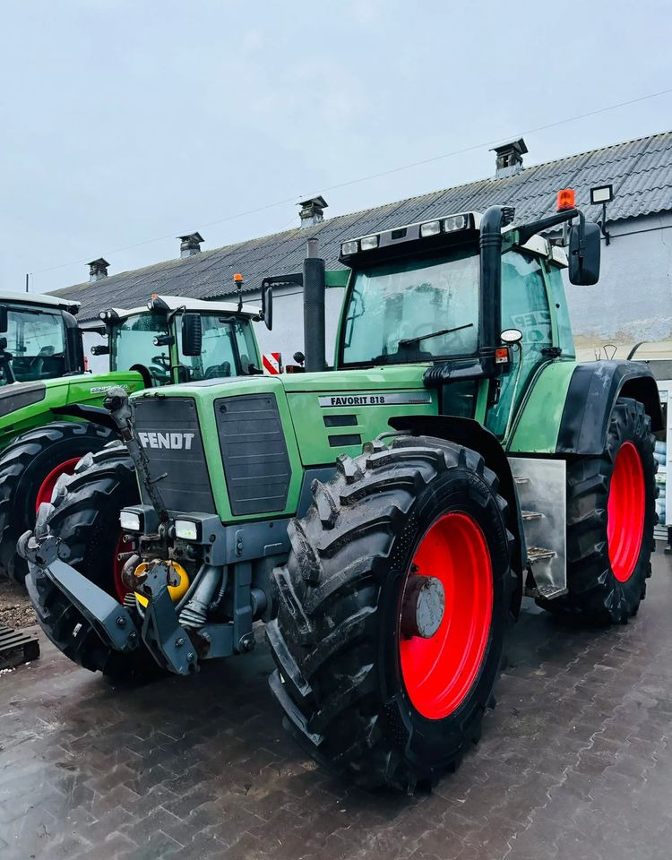 Fendt Favorit 818 - Traktor: bilde 1 Fendt Favorit 818 - Traktor: bilde 1