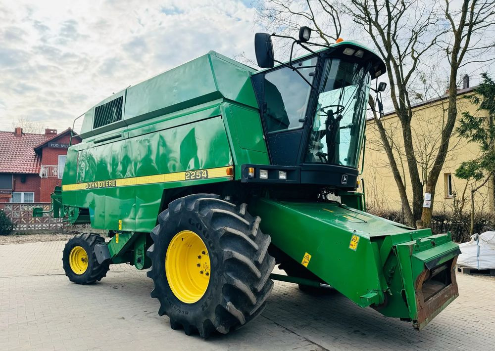 John Deere 2254 - Skurtresker: bilde 2 John Deere 2254 - Skurtresker: bilde 2