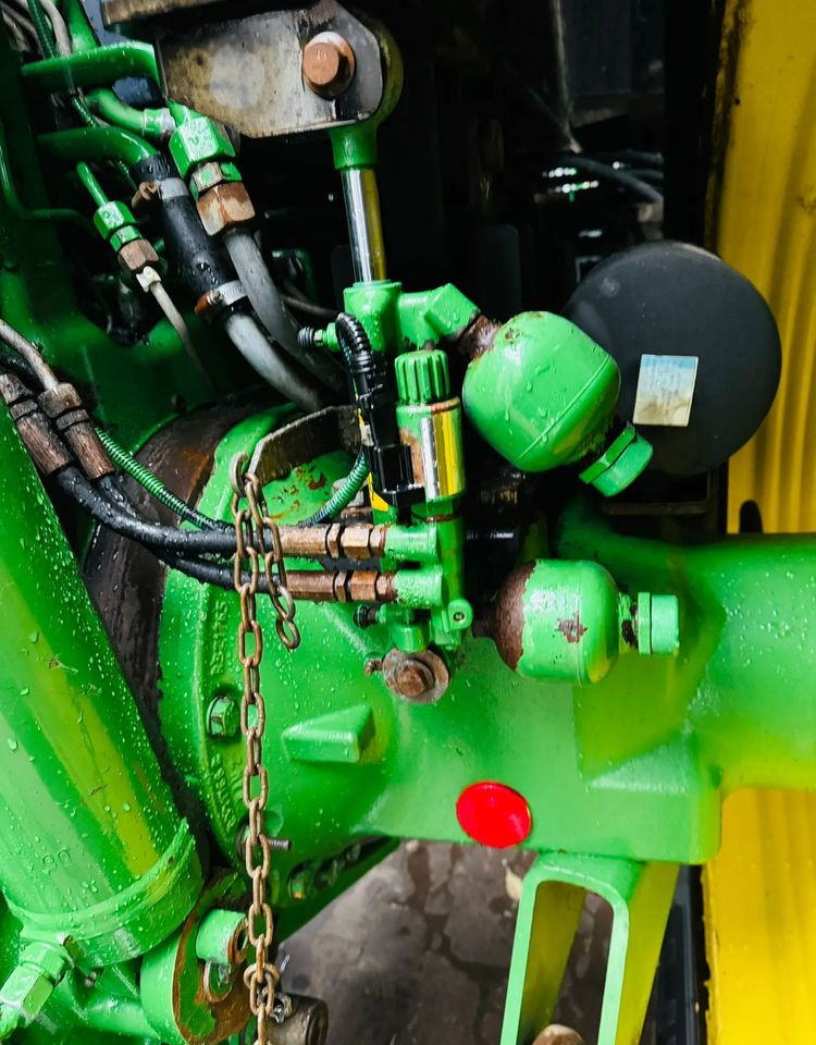 Traktor John Deere 6210R: bilde 9