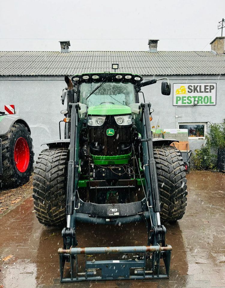 Traktor John Deere 6210R: bilde 12