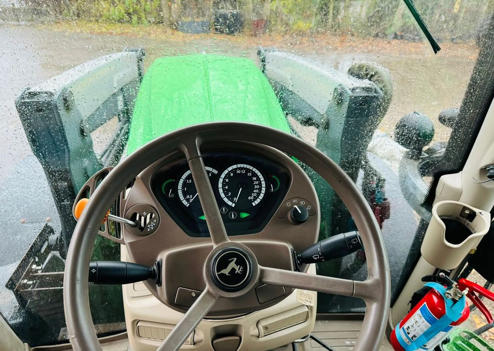 Traktor John Deere 6210R: bilde 6