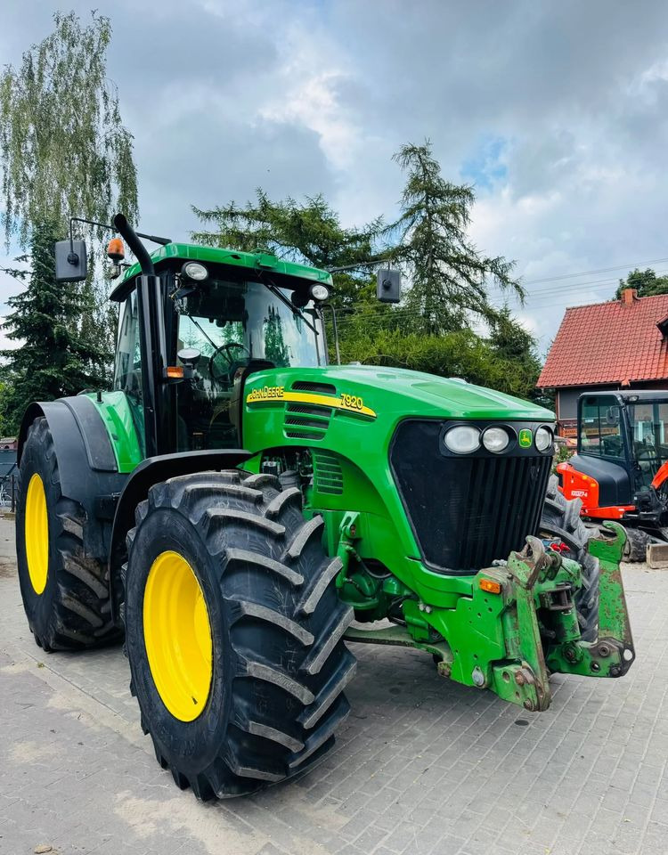 John Deere 7920 - Traktor: bilde 1 John Deere 7920 - Traktor: bilde 1