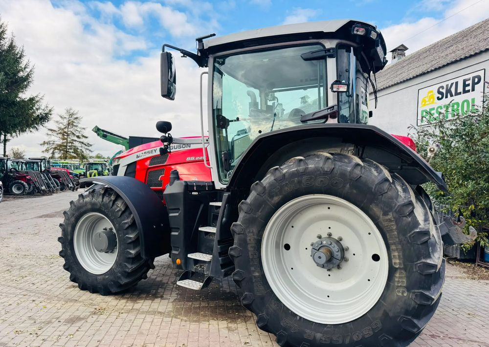 Massey Ferguson 8S.225 - Traktor: bilde 2 Massey Ferguson 8S.225 - Traktor: bilde 2