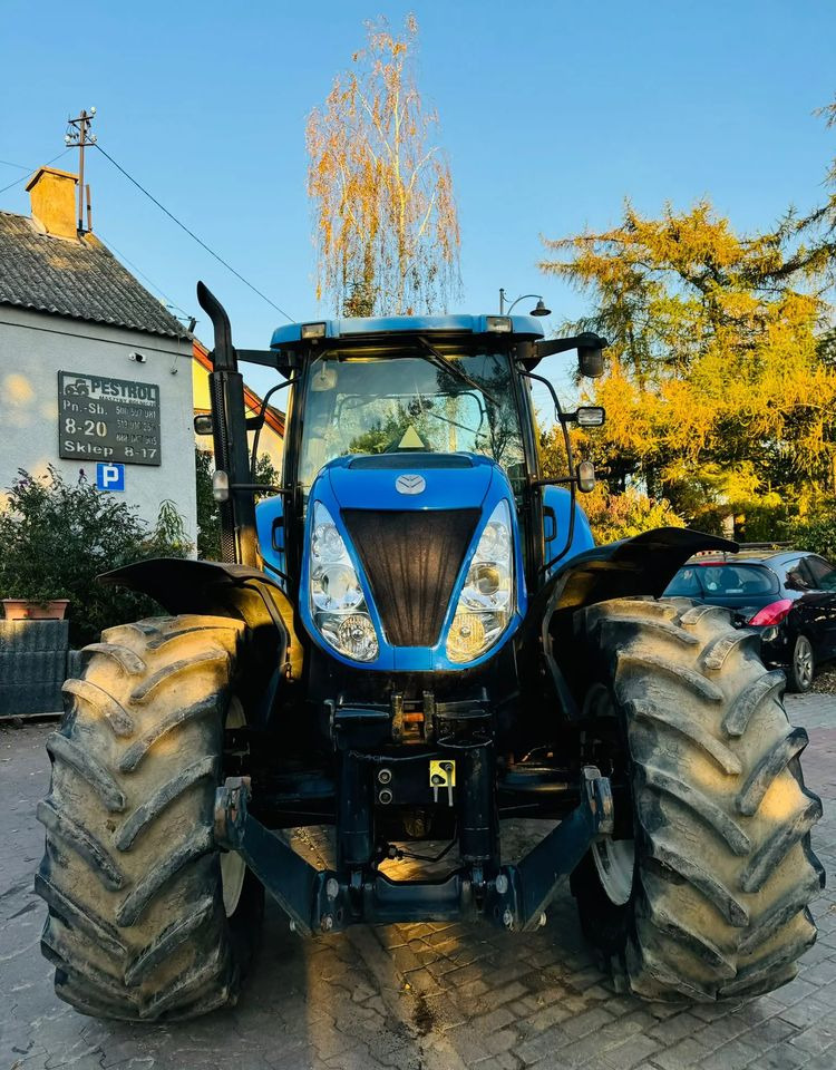 New Holland T7030 - Traktor: bilde 2 New Holland T7030 - Traktor: bilde 2